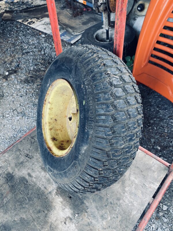 roue 18 x 6,50-8,00 John Deere – Image 2